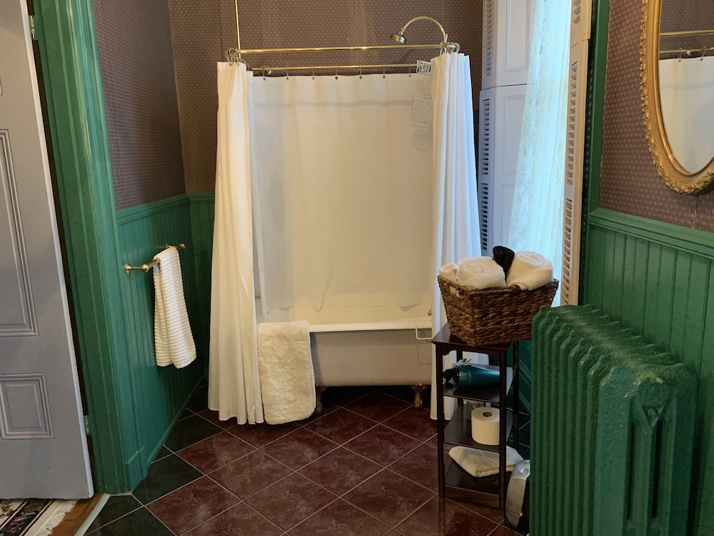 Susquehanna Manor Inn 40/42
