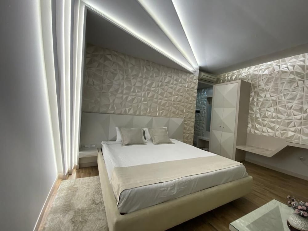 New W Hotel 32/50