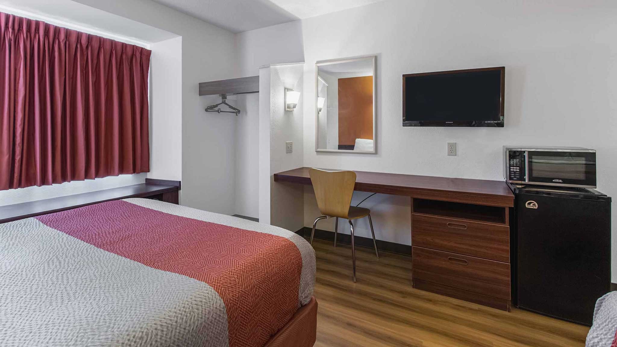 Suite, Queen Bed