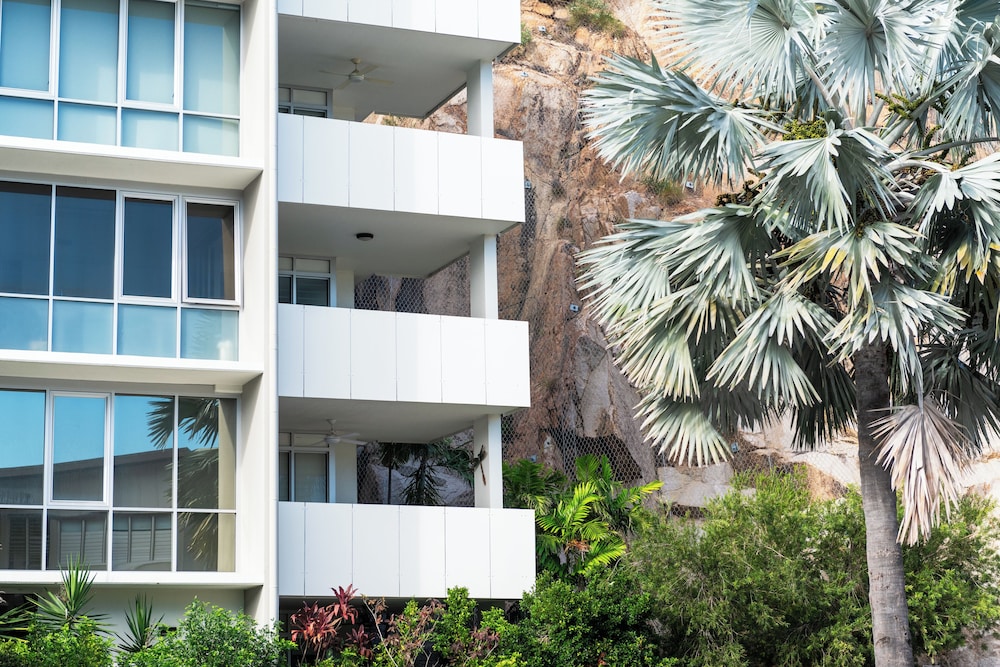 Grand Mercure Apartments Magnetic Island in Nelly Bay