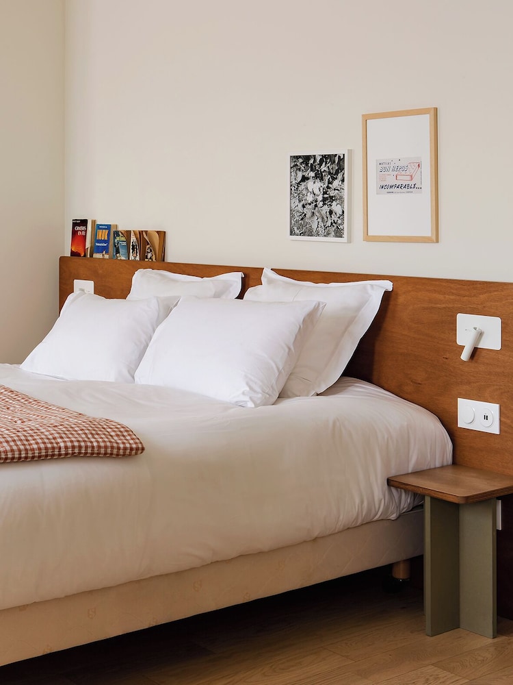 Room at Alfred Hotels Paris Gare du Nord, PARIS