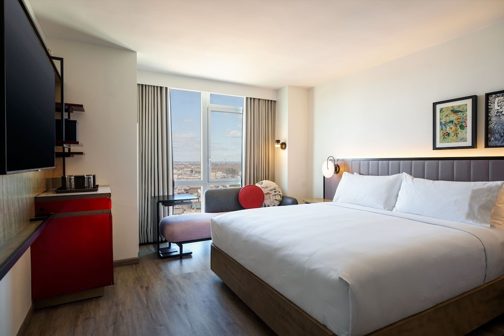 Renaissance New York Flushing Hotel at Tangram 6/44