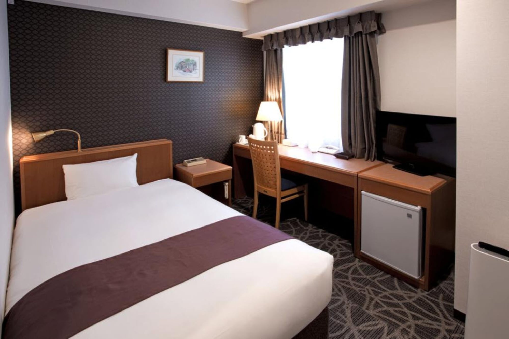 SEMI ROOM, SEMI DOUBLE BED