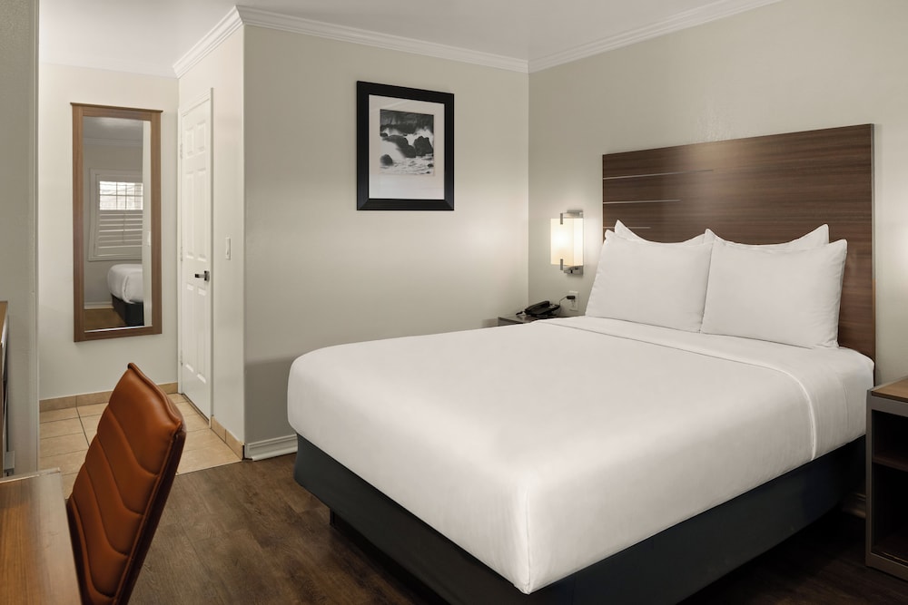 El Castell Motel 18/65
