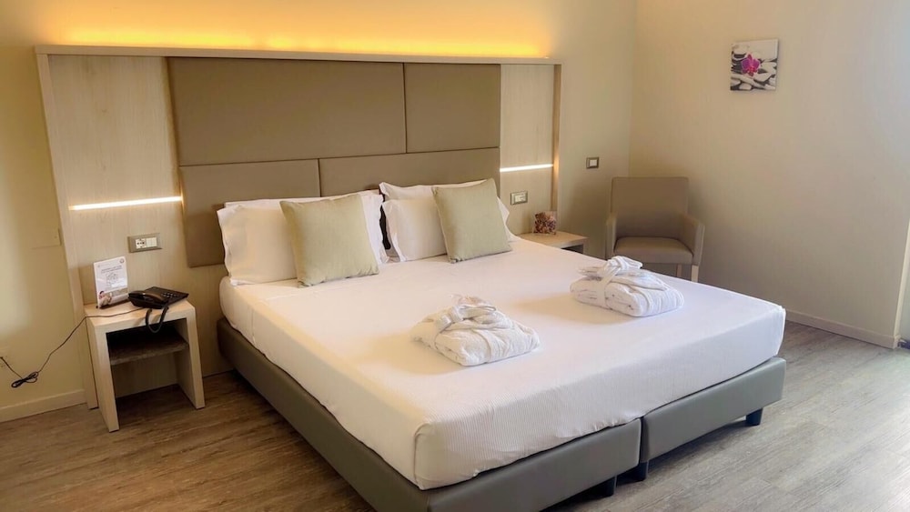 SUPERIOR, DOUBLE BED