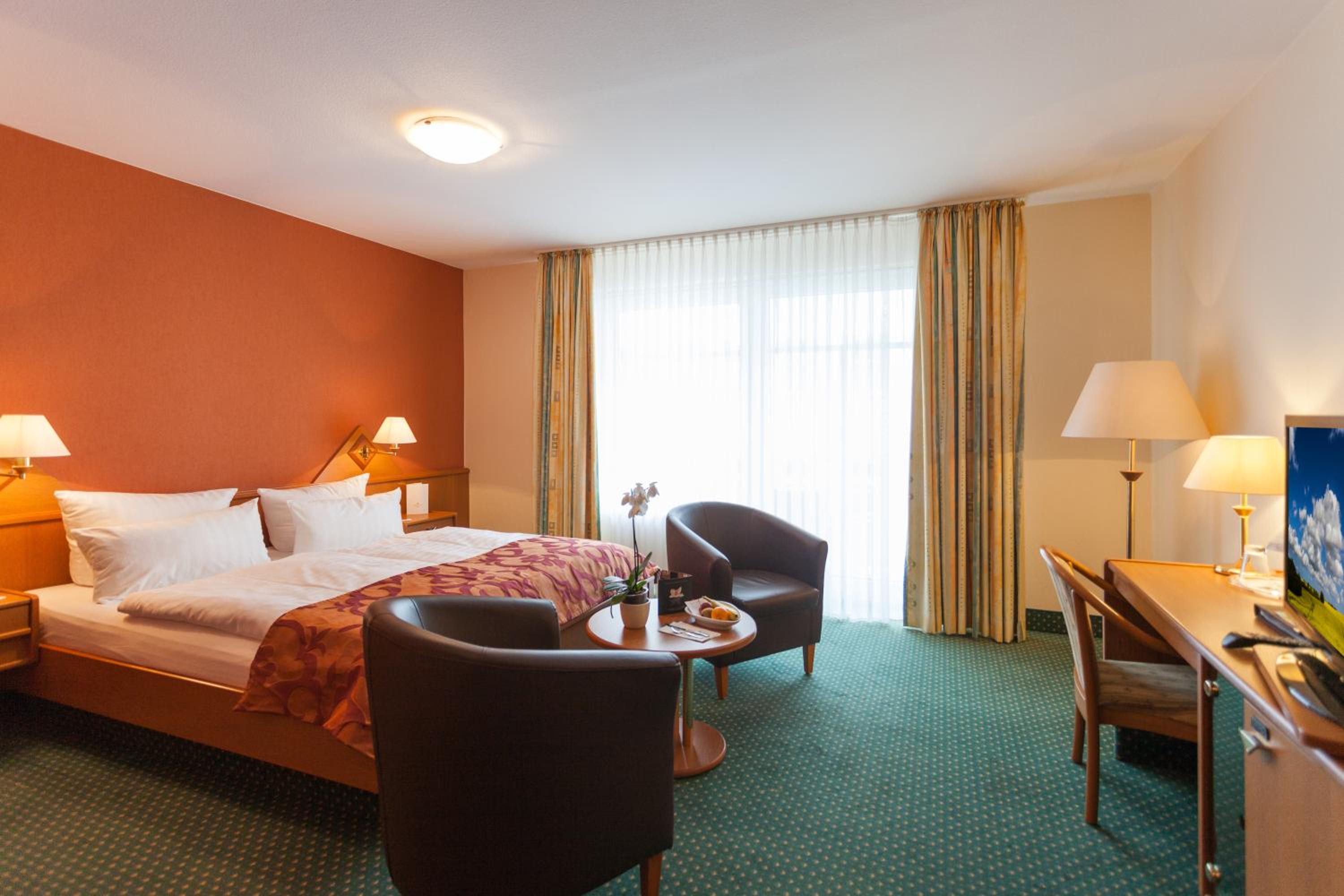 Room, Double Bed, Side Sea View, Balcony