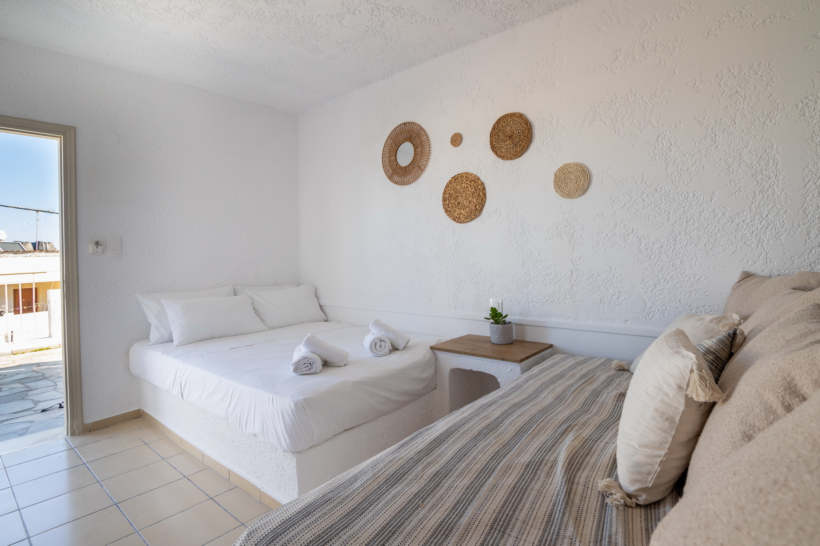 Hesperia Apartments 25/70
