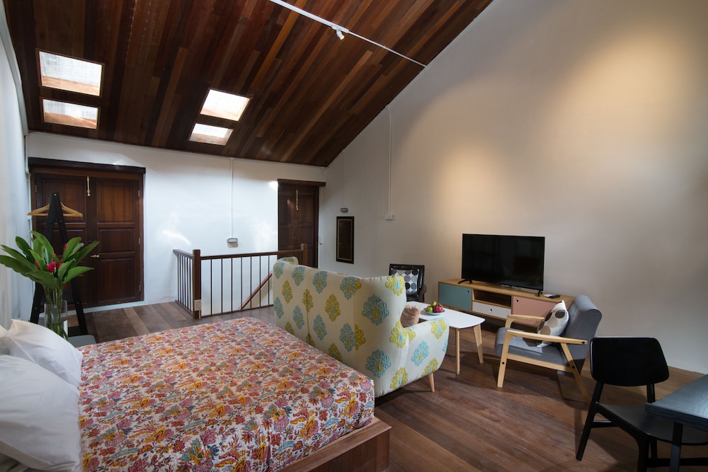 Muntri Mews 24/52
