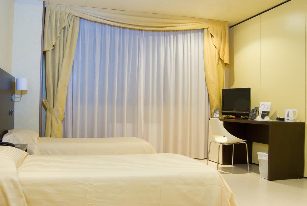 Standard, Double or Twin Bed