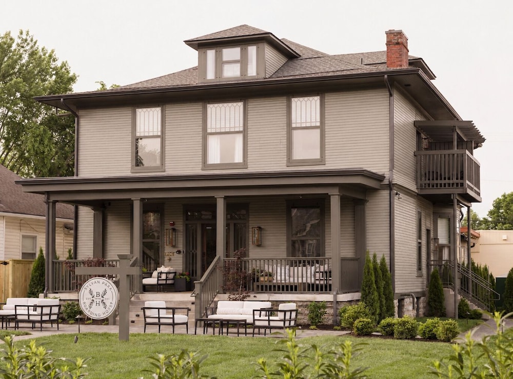 Sylvan Park Boarding House 2/49