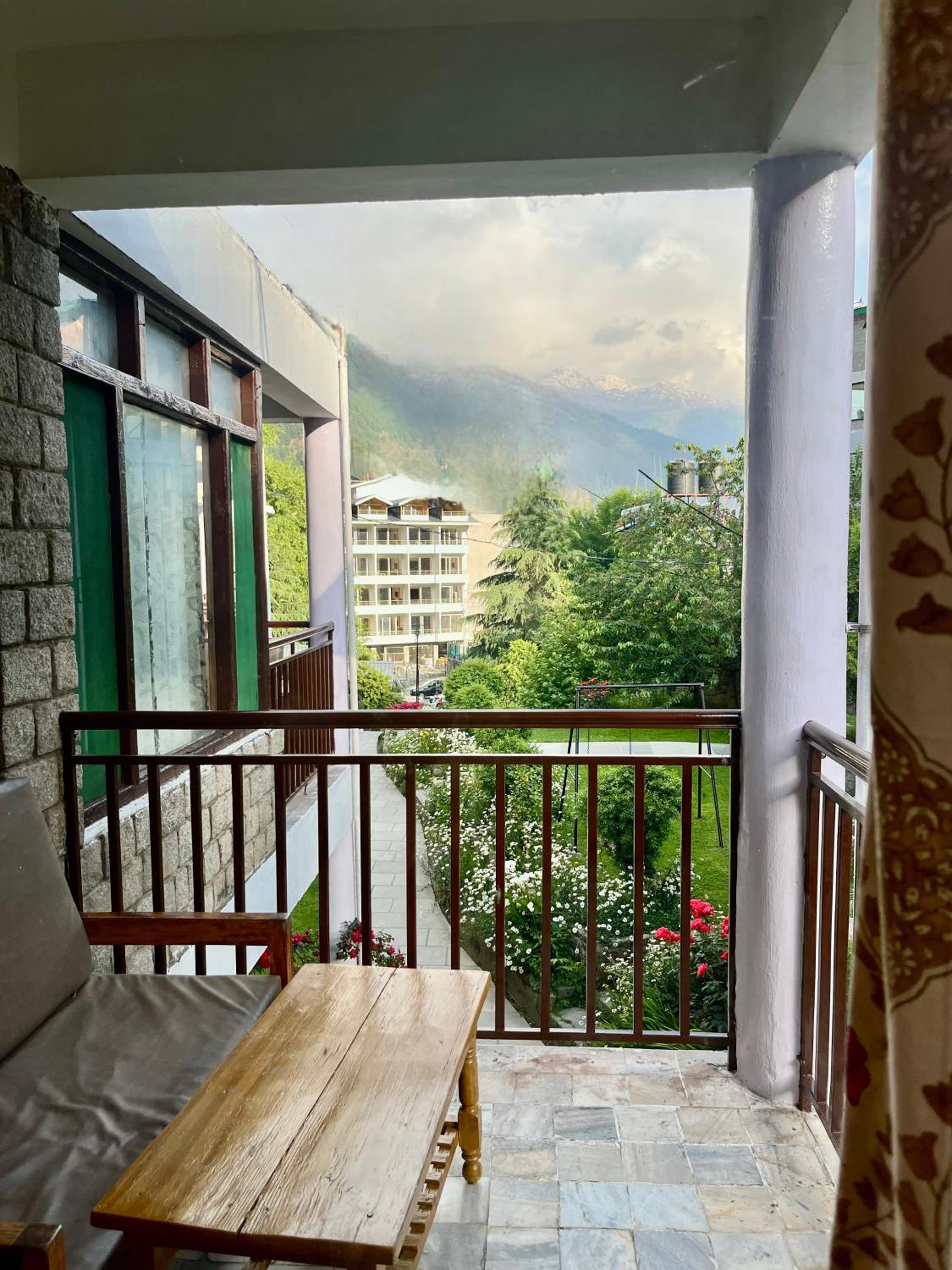 TOURIST HOTEL 41/55