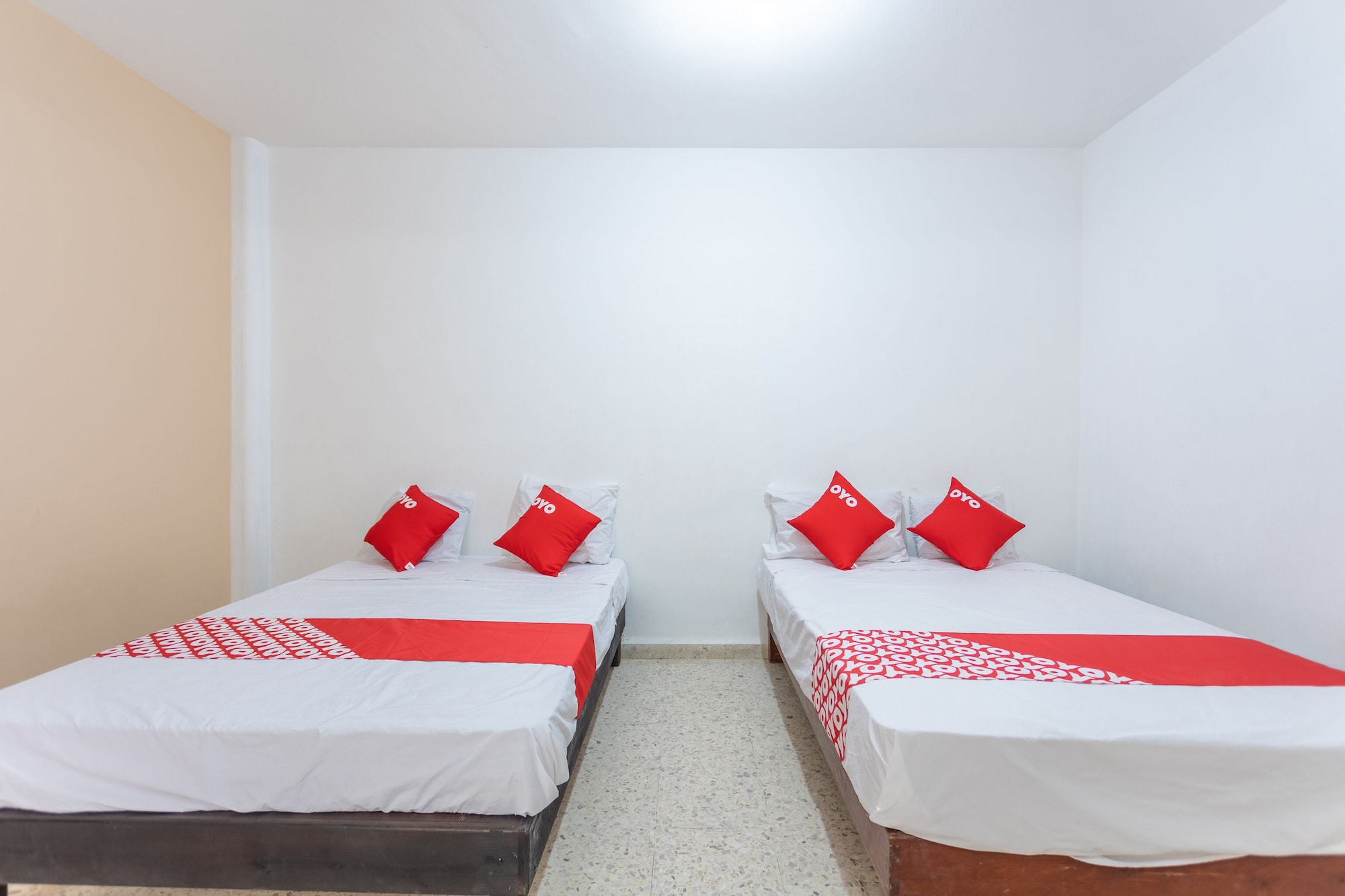 STANDARD, 3 DOUBLE BEDS