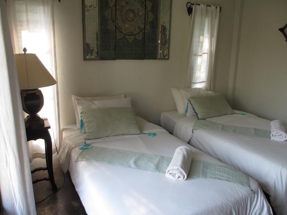 Jasmine Hill Lodge 11/50