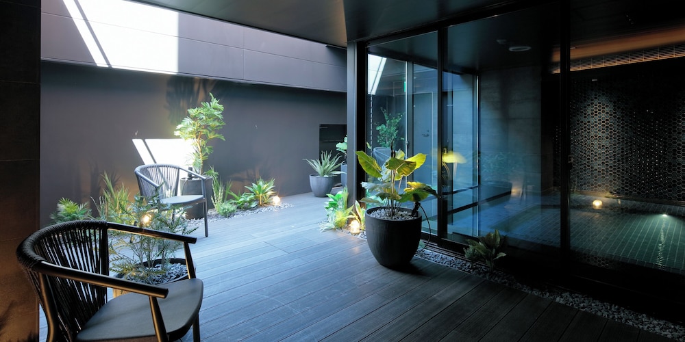 Princess Garden Hotel 12/62