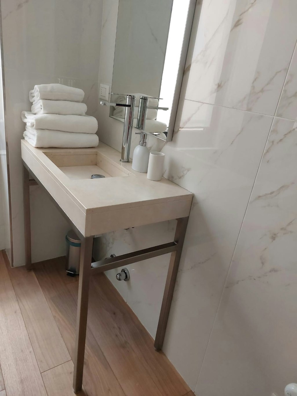 NJ Hotels & Apartments 47/49