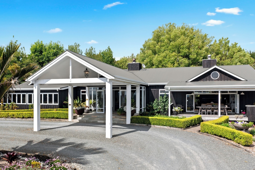 Woodhouse Mountain Lodge in WARKWORTH