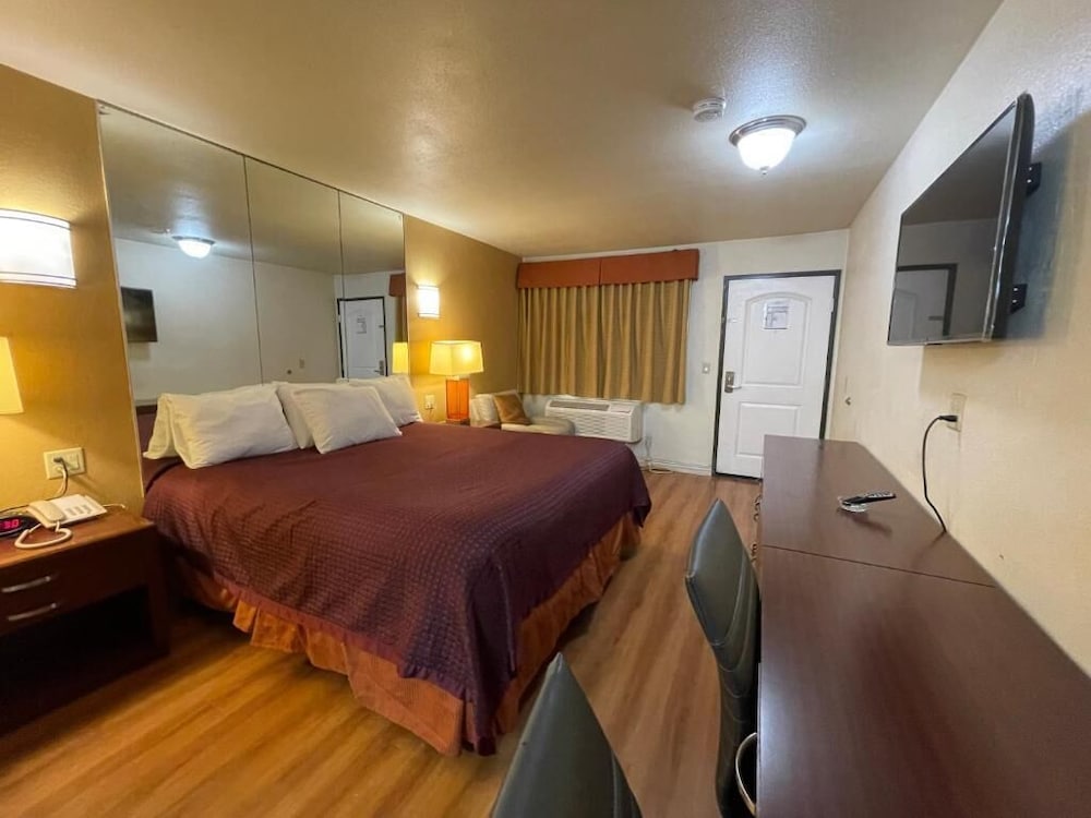 Sierra Inn 3/15