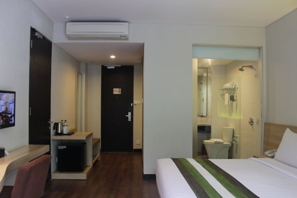 Grand Whiz Hotel Nusa Dua 18/75