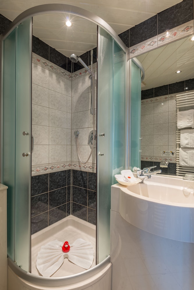 Hotel Rheinischer Hof 37/39