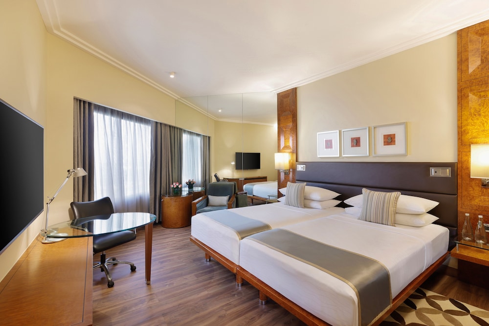 ROOM, TWIN BEDS