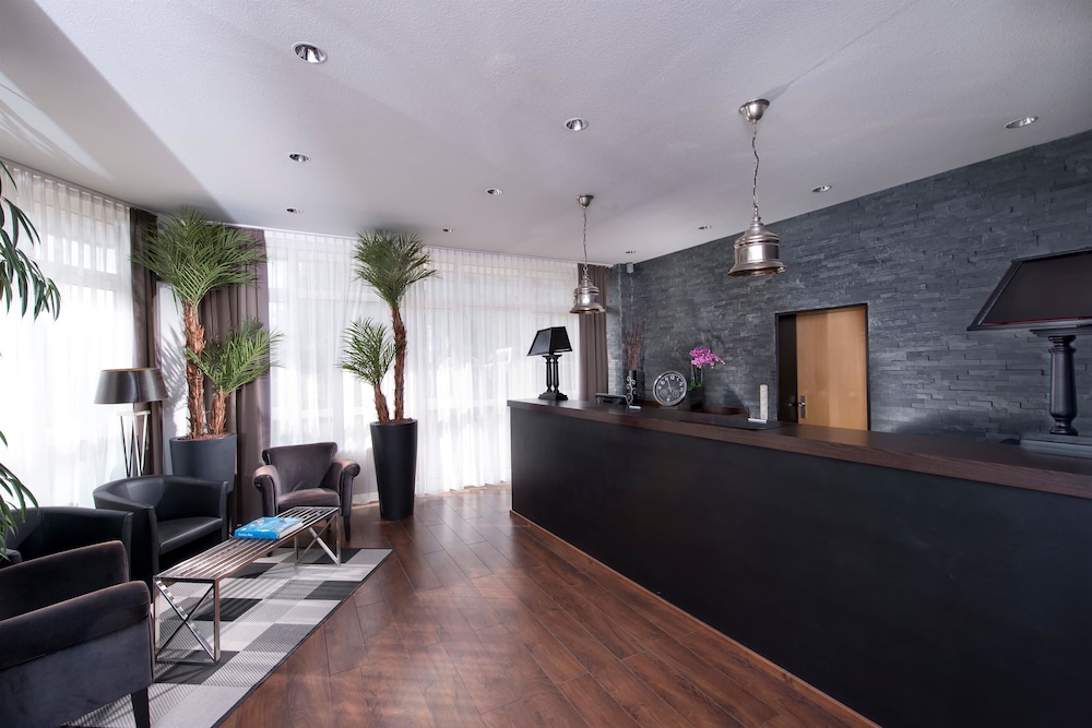 Lobby at Tryp by Wyndham Luebeck Aquamarin, LUBECK