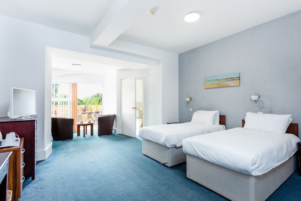 Abbey Lawn Hotel 21/64