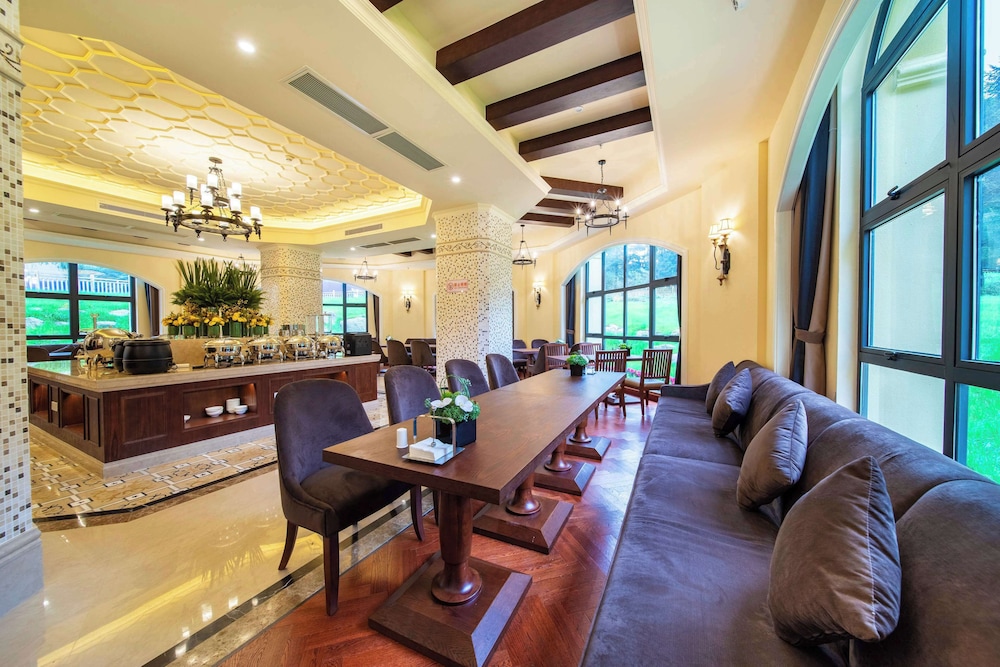 Howard Johnson by Wyndham Yaan Forest Resort 19/27