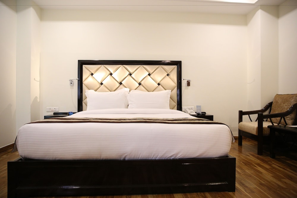 Hotel Boulevard، Dehradun 8/24