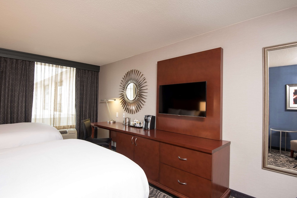 DoubleTree by Hilton Hotel Schenectady 19/51