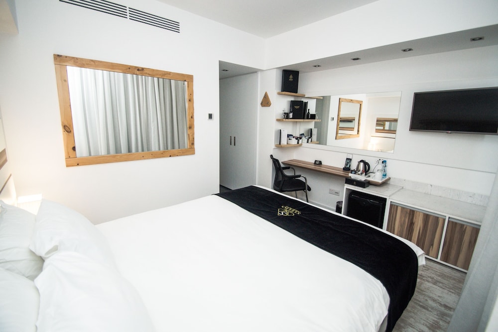 The Ciao Stelio Deluxe Hotel - Adults Only 20/65