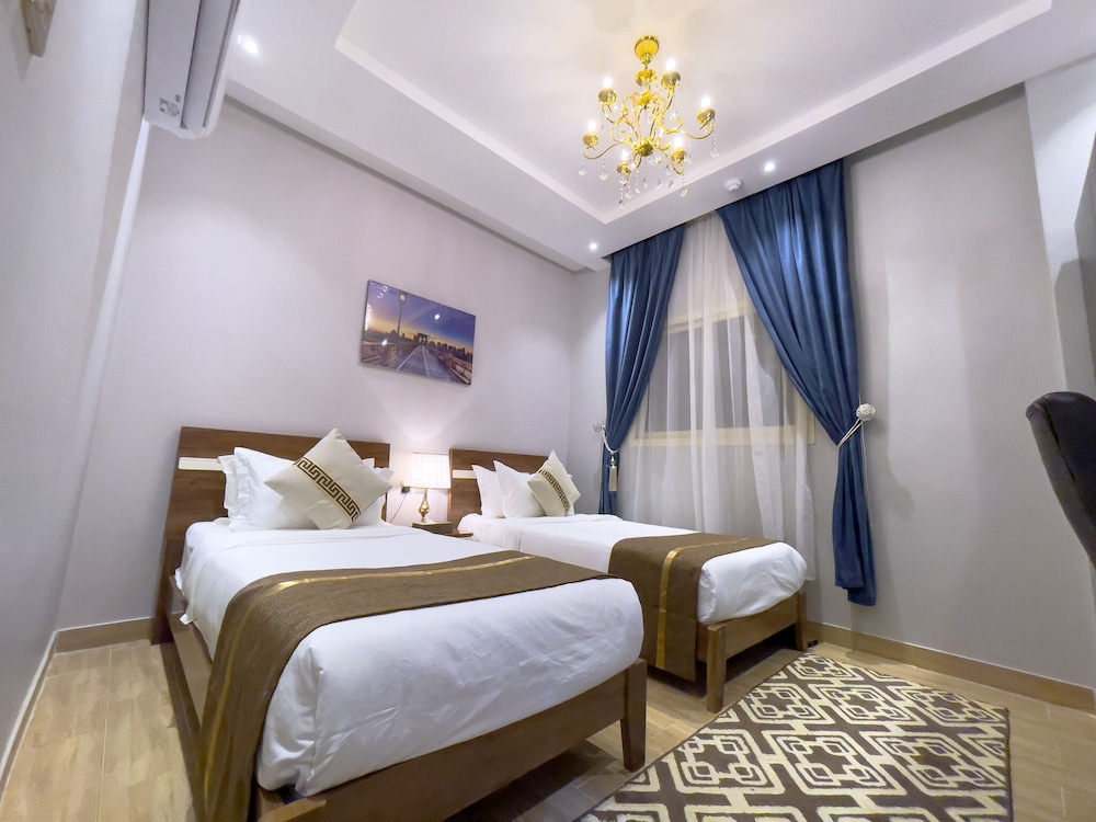 ROOM, TWIN BEDS