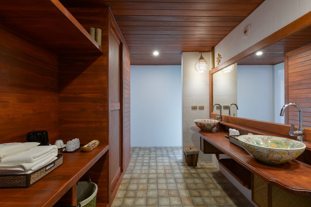 Pingchan Beachfront Resort 49/50