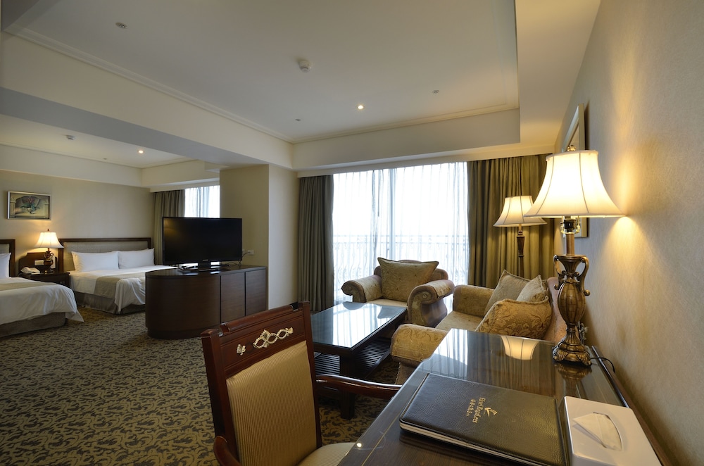 Hotel Regalees 25/43