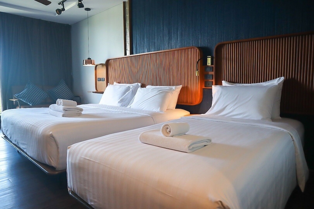 Basic, Triple, 1 Queen and 1 Single Bed