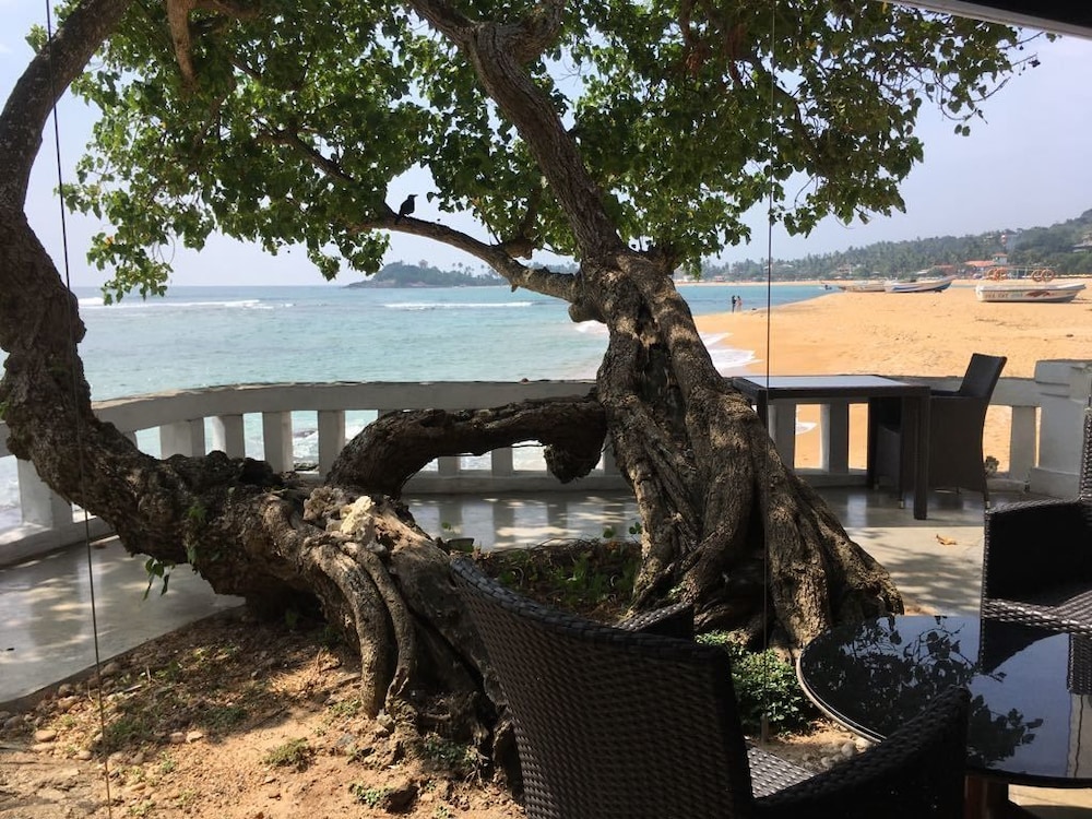 Sun N Sea Hotel 18/30