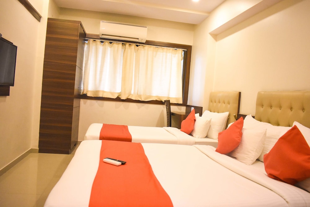 Hotel Mumbai International 2/22
