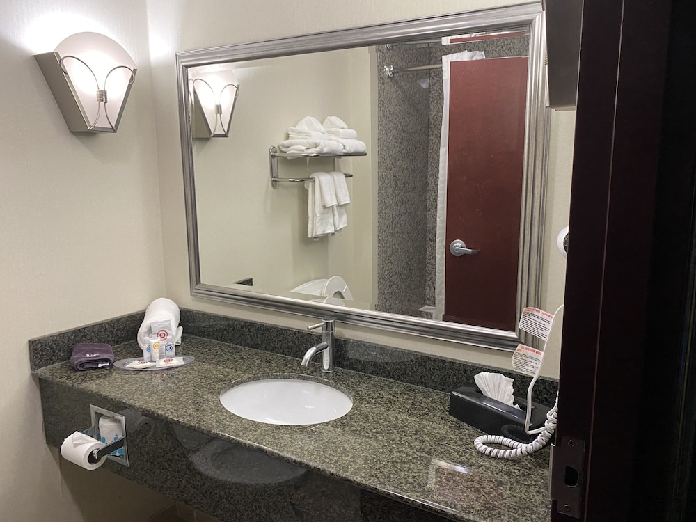 Comfort Suites Mount Juliet 27/57