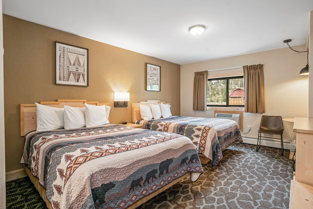 Spirit Lake Lodge and Snowmobile Rentals 24/63