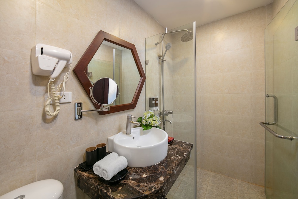 Victory Legend Hotel & Spa 46/48