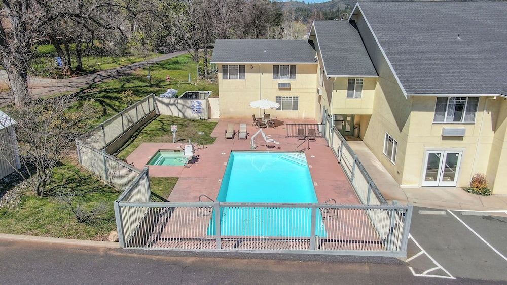 Murphys Suites 63/66