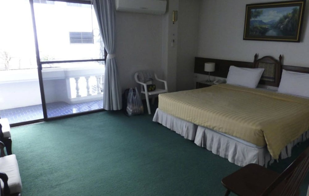 Baan Busarin Hotel 11/46