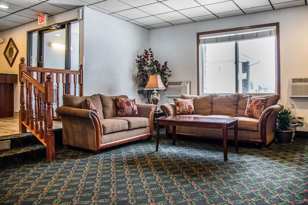 Hudson Inn & Suites (ex Quality Inn) 30/38
