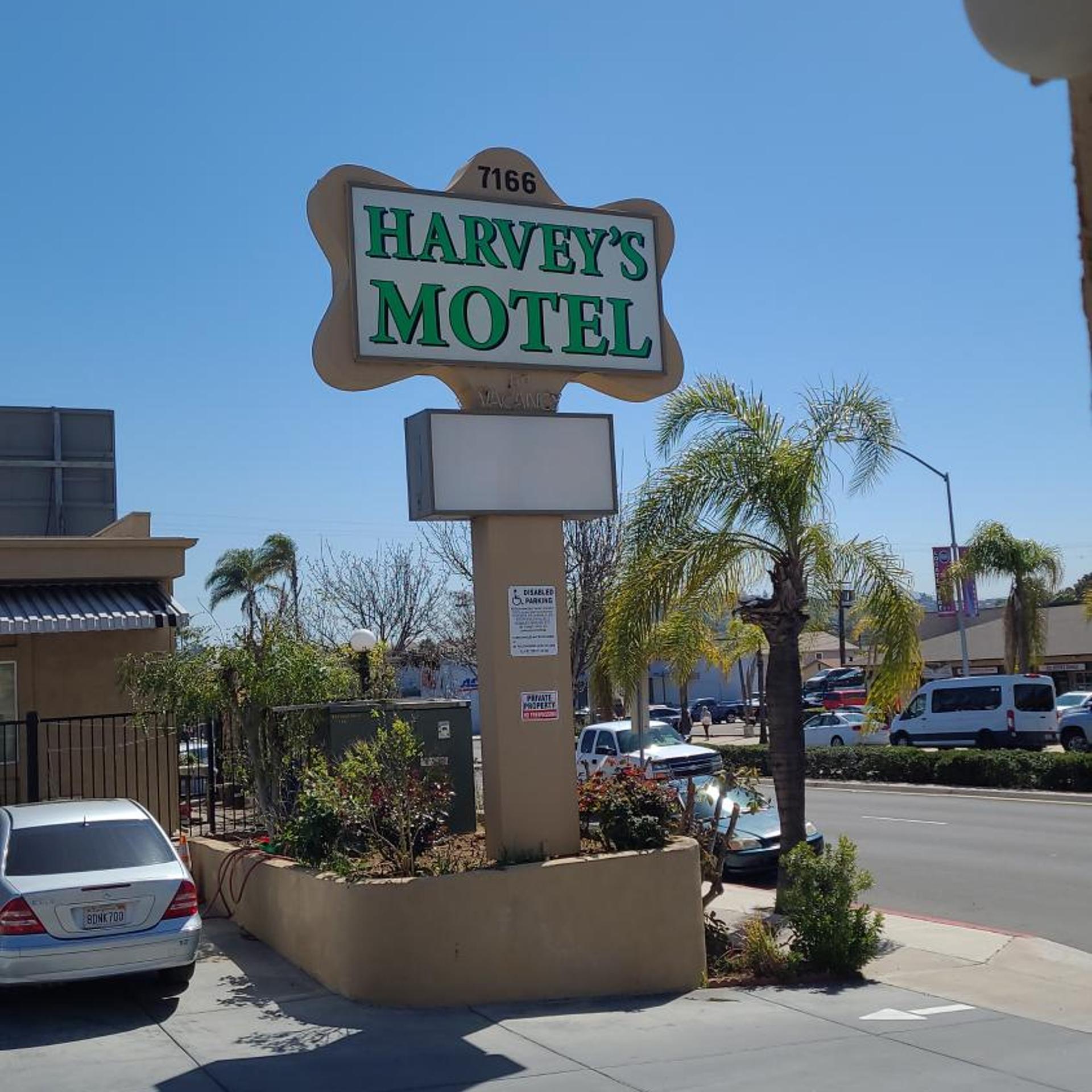 Harvey's Motel SDSU La Mesa San Diego 38/44