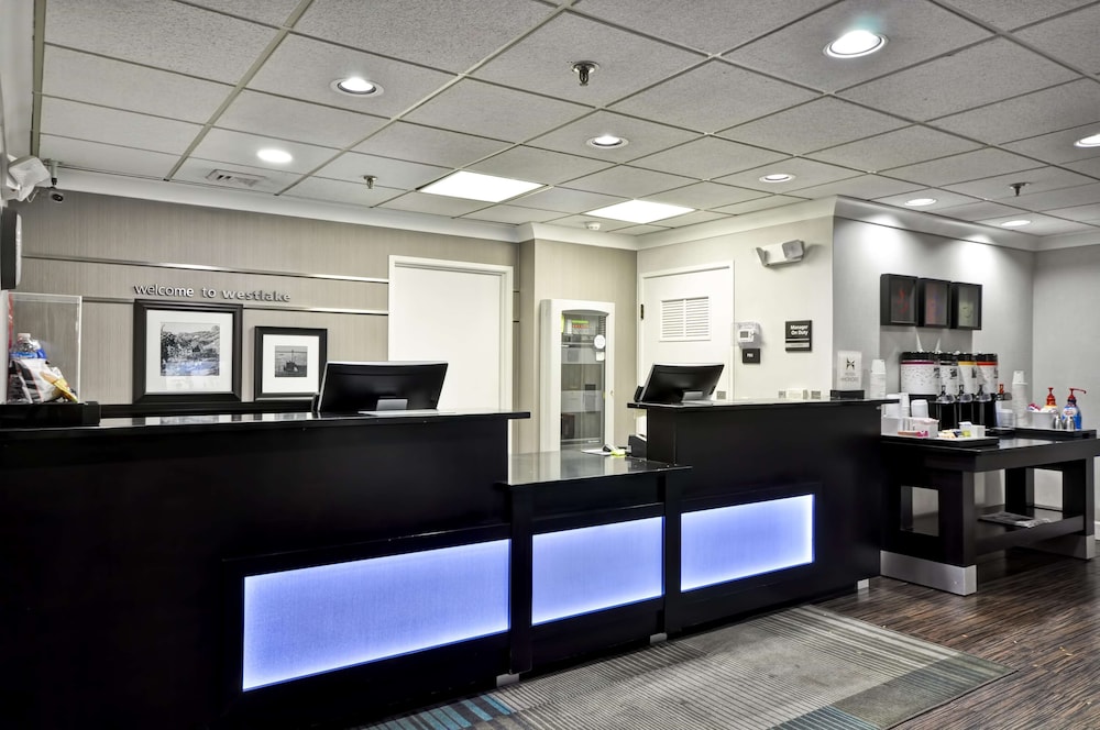 Hampton Inn Cleveland Westlake 8/40