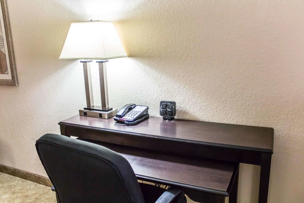 Comfort Suites Brunswick GA 40/44