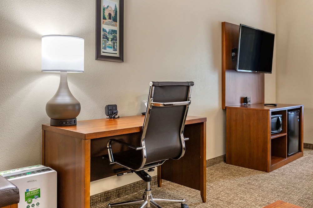 Comfort Suites Clayton Garner 28/31