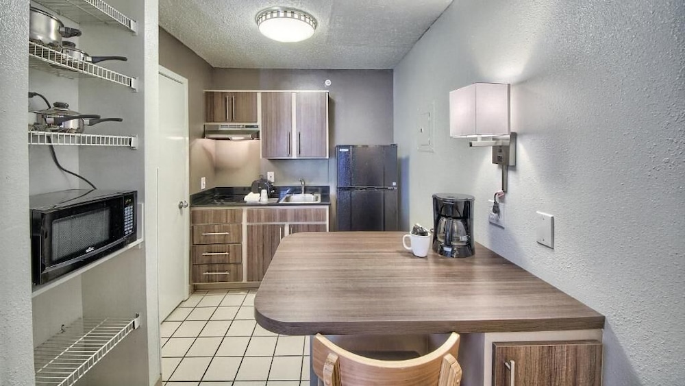 Studio 6 Extended Stay - San Antonio, TX - Medical Center 40/60