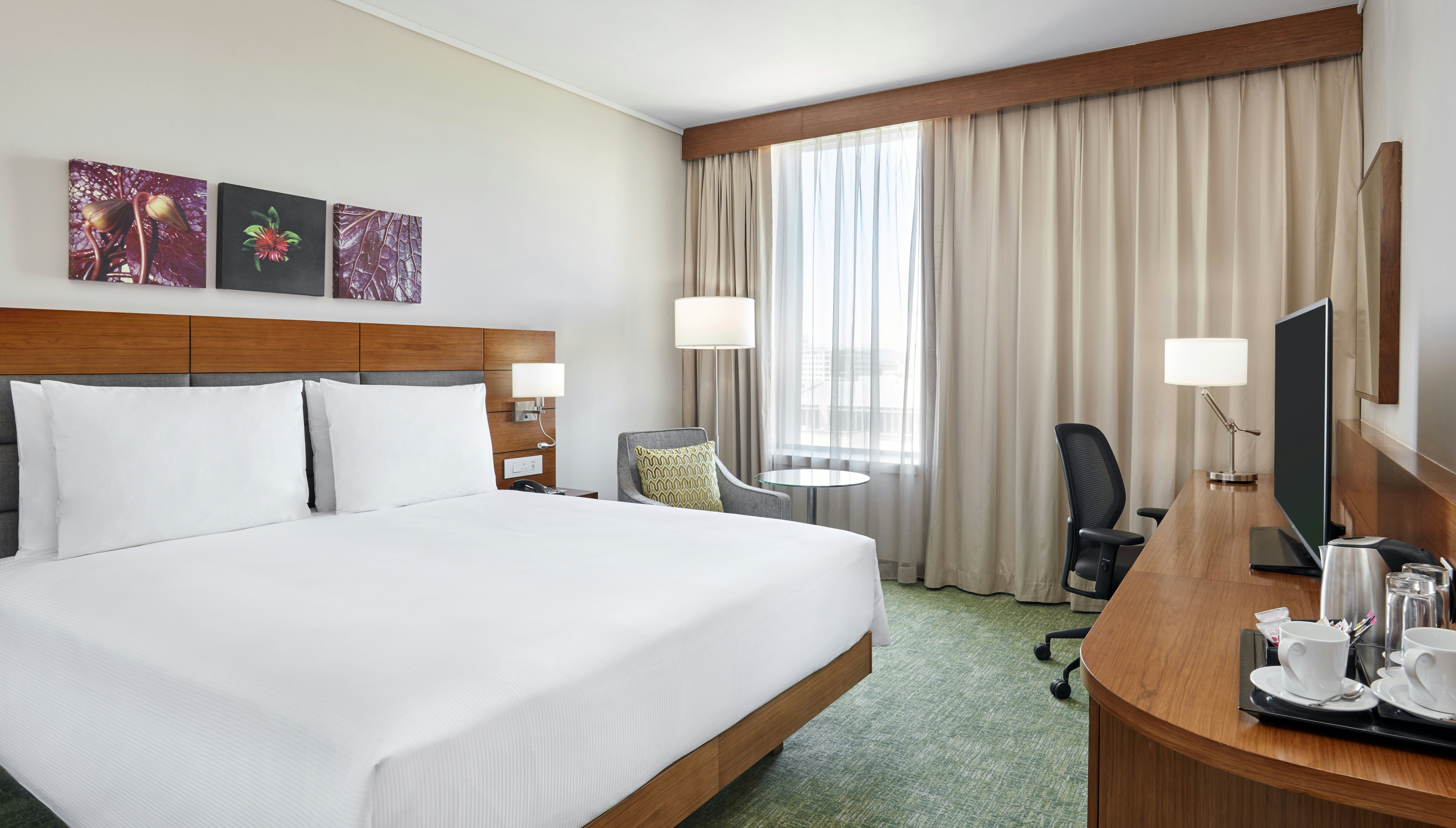 1 BEDROOM, SUITE, KING BED