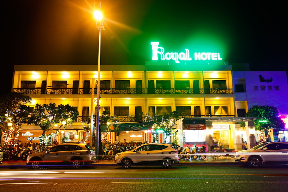 Royal Hotel 2/30
