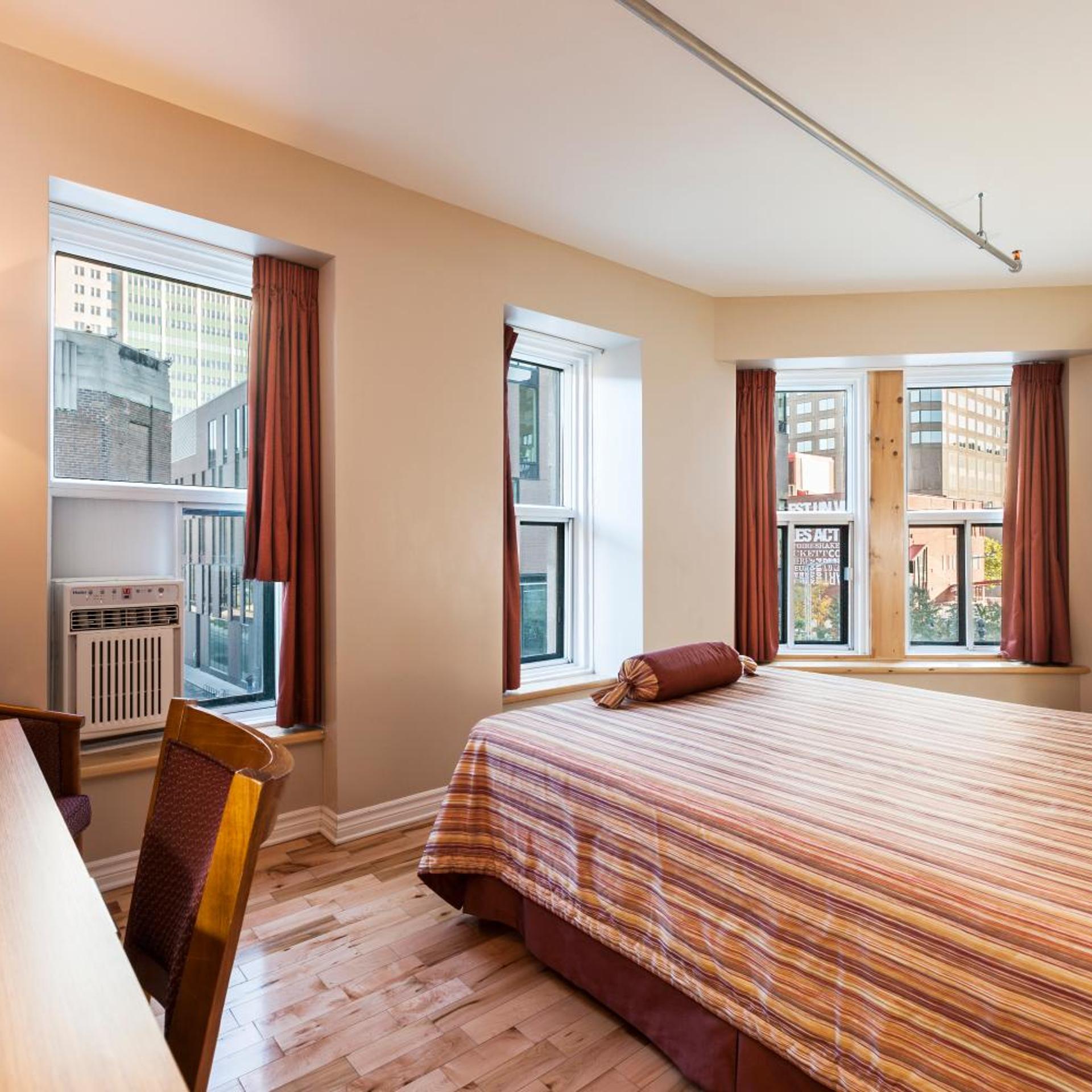 Superior, King Bed, Queen Bed